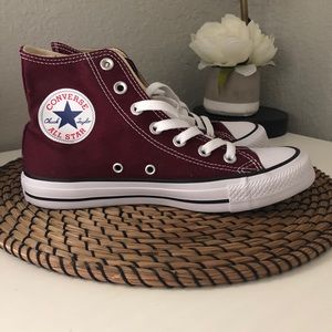 Converse Unisex Maroon high tops! Size 7!